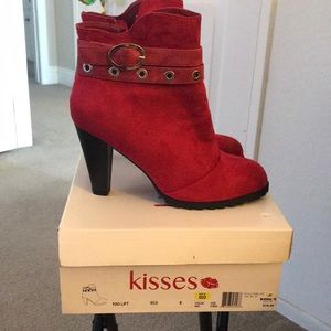 Kisses “100 LIFT” Red Boots- Size 9